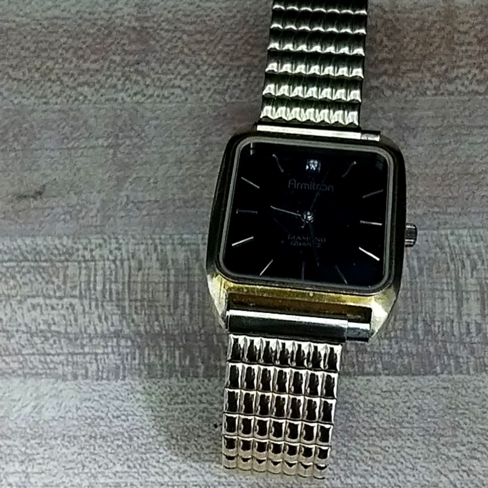 Amriton Men's Goldtone Wrist Watch